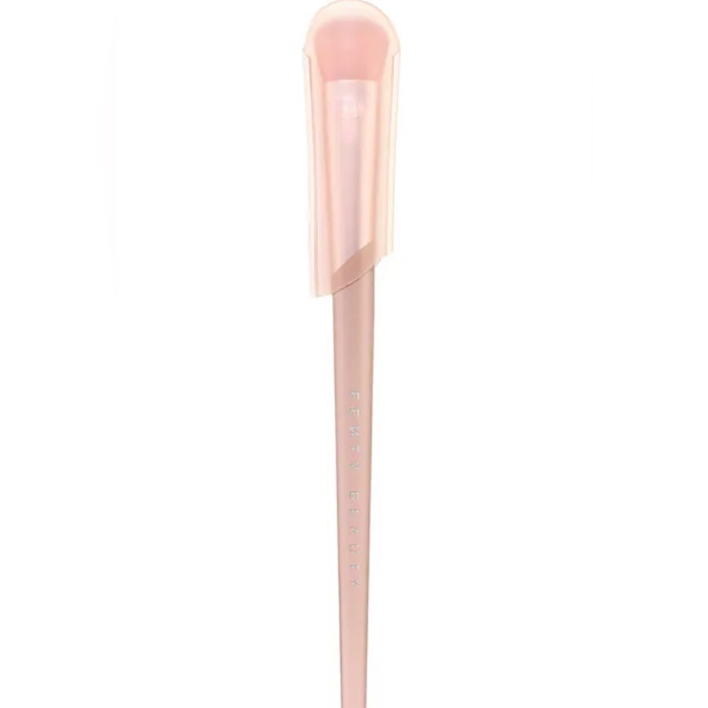 Fenty Beauty by Rihanna Precision Concealer Brush 180. New